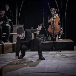 Théâtre - Le sonneur à ventre jaune