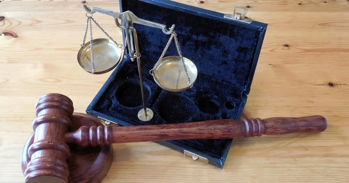Théâtre - Les potins du tribunal de Losse
