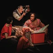 Théâtre - Loin dans la mer