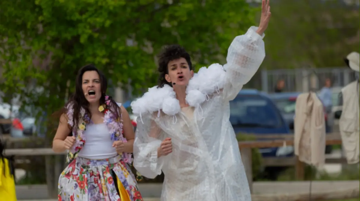 Théâtre : Macédoine générale !