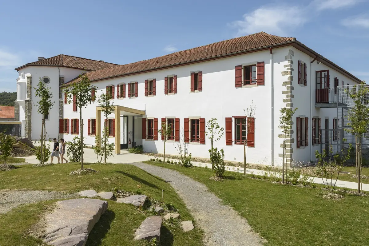 Théâtre : Robert...tu m'aimes?