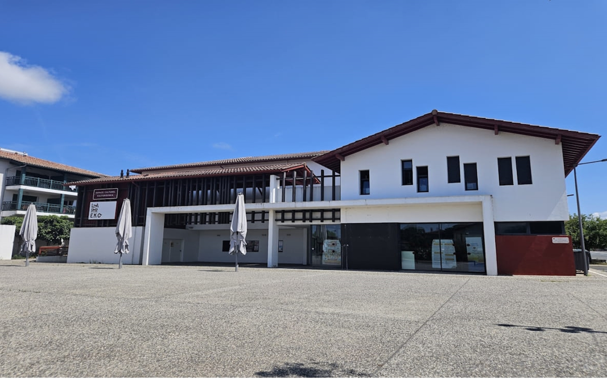 Théâtre : Un dîner d'adieu par la compagnie Scenitza