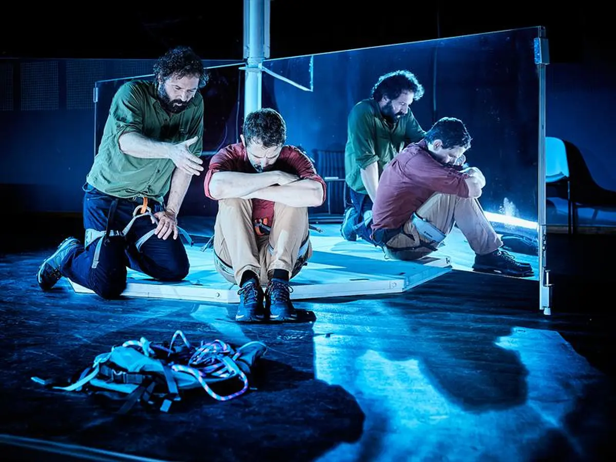 Théâtre - Une ombre vorace