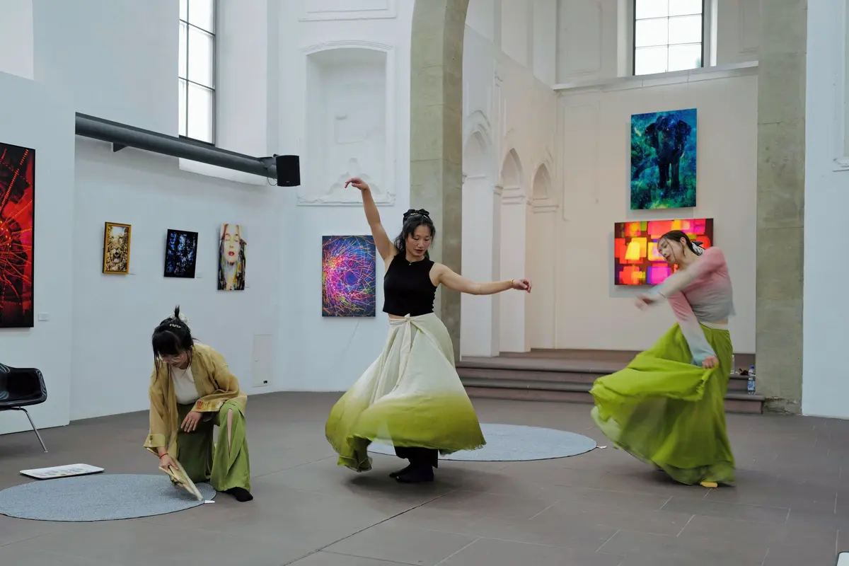Spectacle de danse « Tintenwolken im Fluss » (Nuages d'encre dans le fleuve)