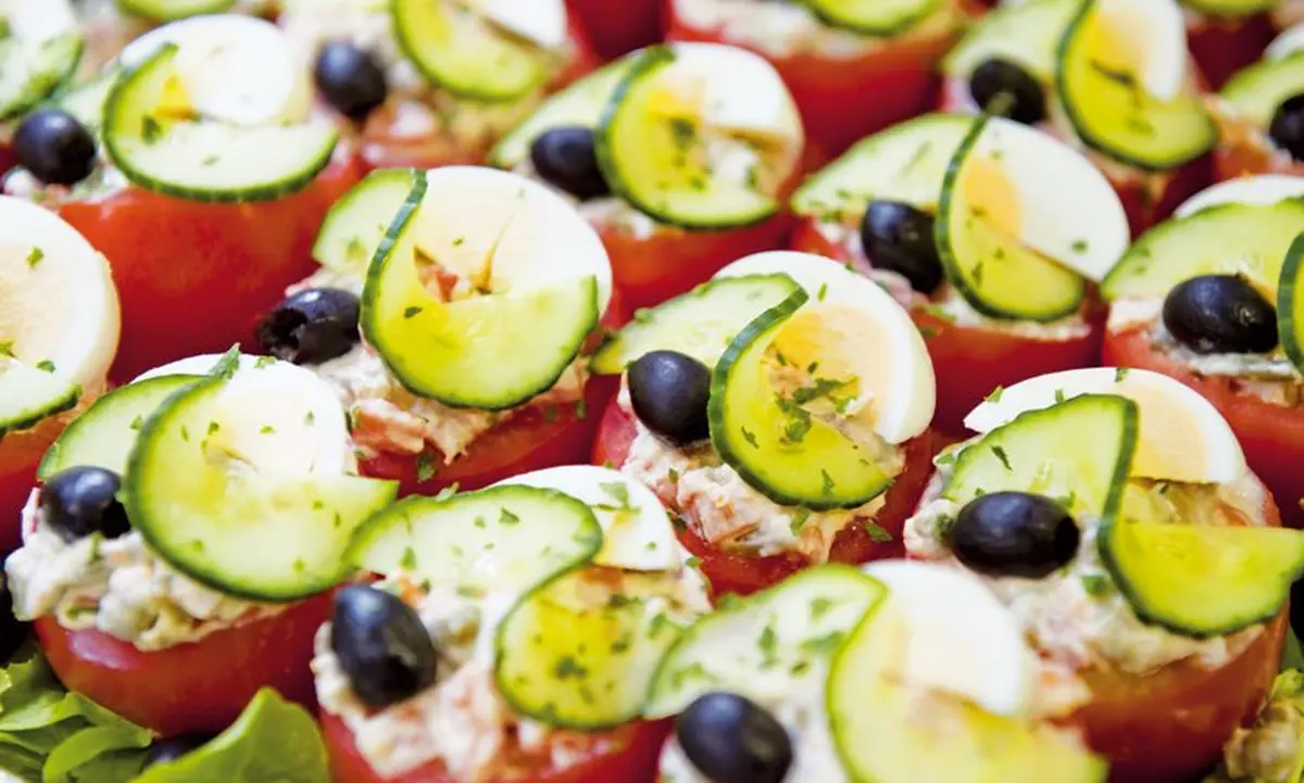 Tomates farcies froides & velouté givré de courgette