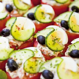 Tomates farcies froides & velouté givré de courgette