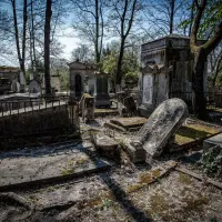 Un ensemble de tombes dans le secteur napoléonien DR