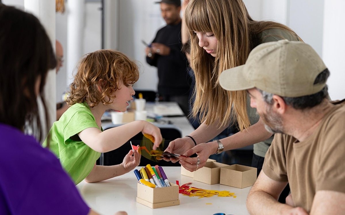Atelier Tongs feuilles ciseaux