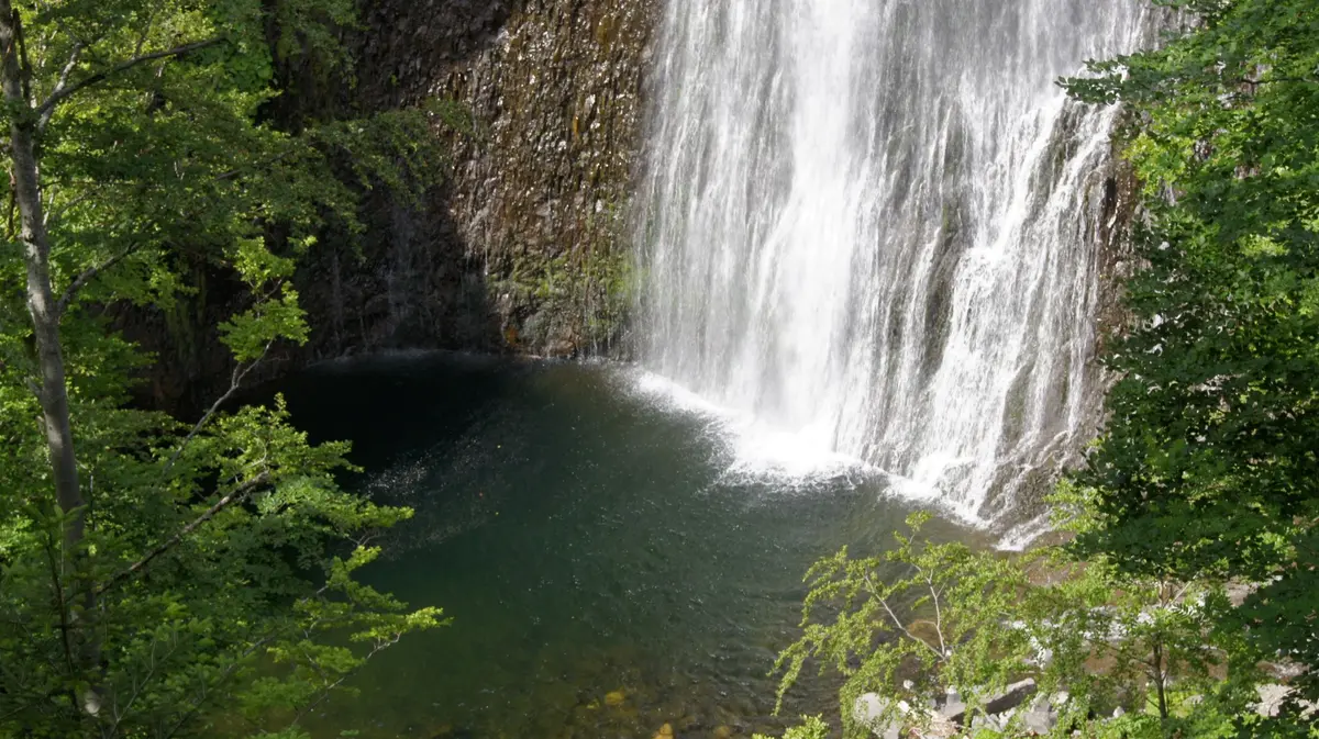 La cascade du Ray-Pic, sculpt&eacute;e par les volcans d&rsquo;Ard&egrave;che