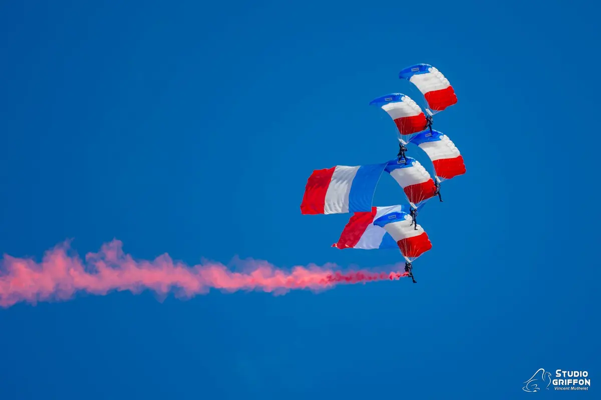 Le Touquet Airshow : démonstration parachutistes 