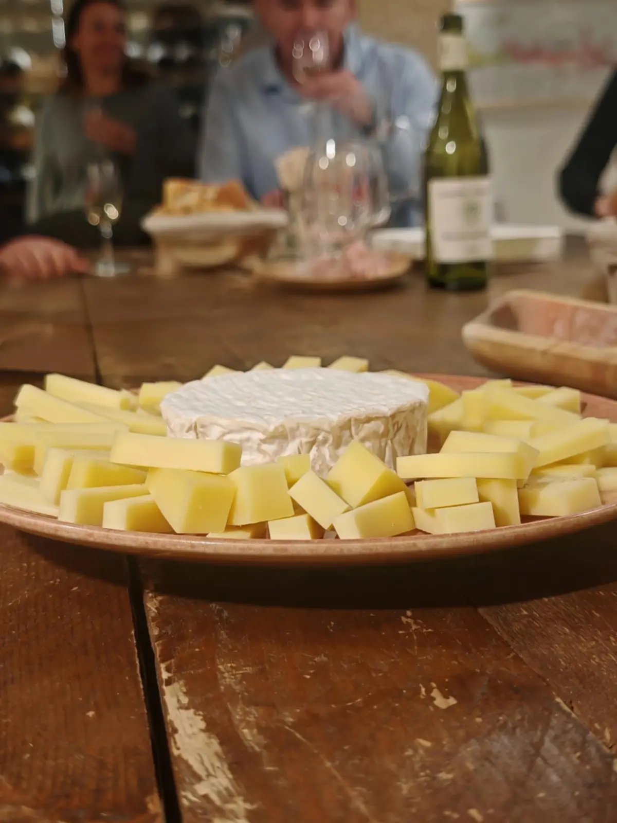 Tour de dégustations provençales, fromages et vins