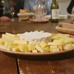 Tour de dégustations provençales, fromages et vins