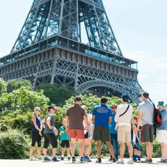 Tour Eiffel : visite guidée + accès aux 1er et 2e étages et au sommet en ascenseur