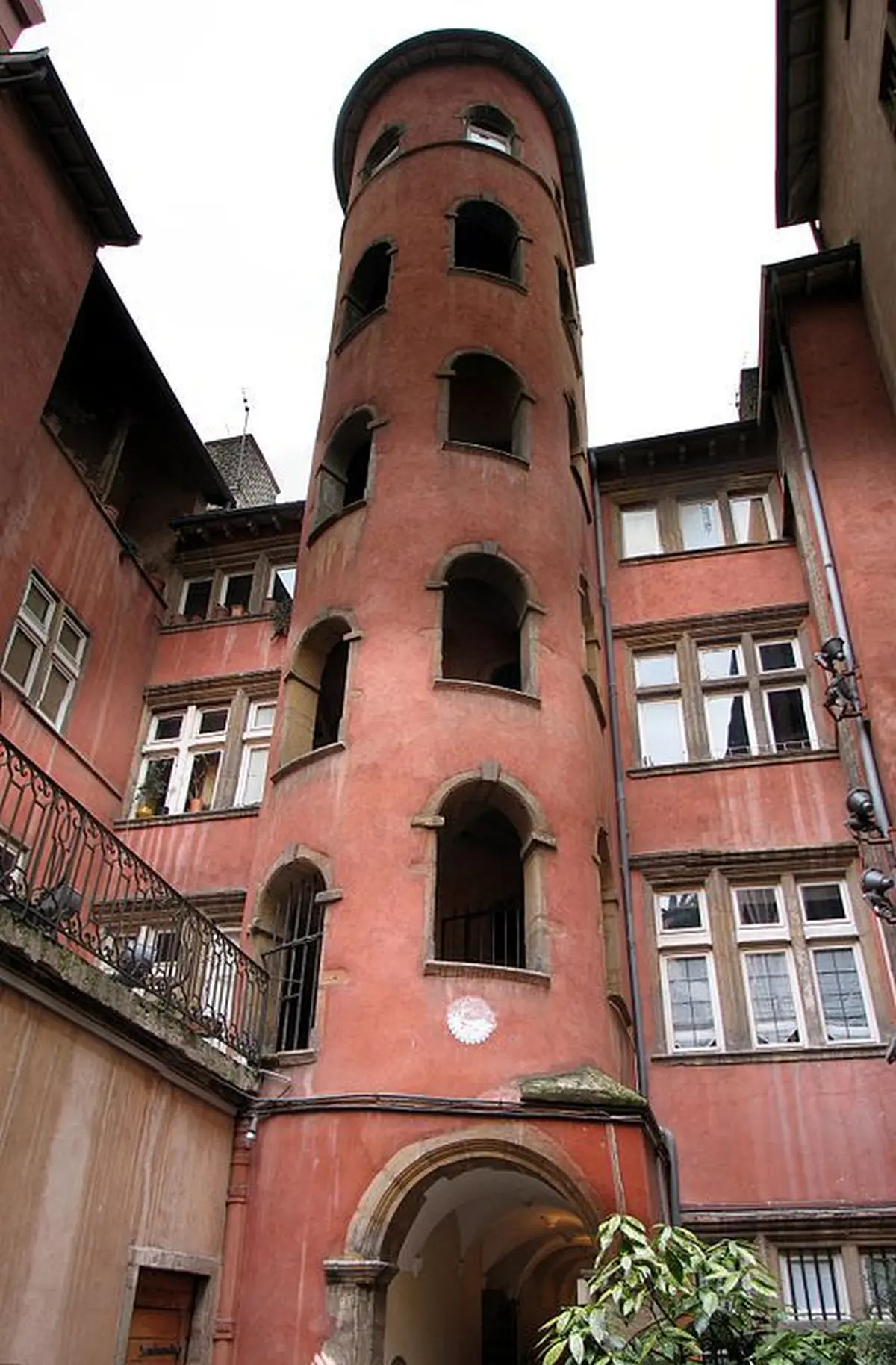 La Tour Rose, exemple de traboule de Lyon