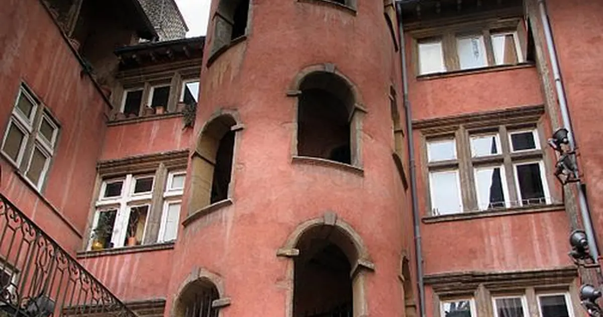 La Tour Rose, exemple de traboule de Lyon