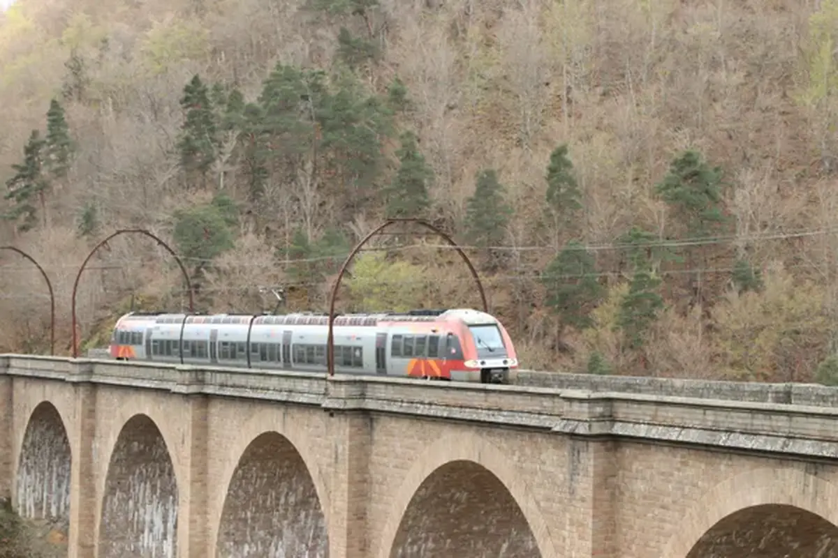 Trains et écologie, un nouvel enjeu : réflexion autour de la modernité du passé