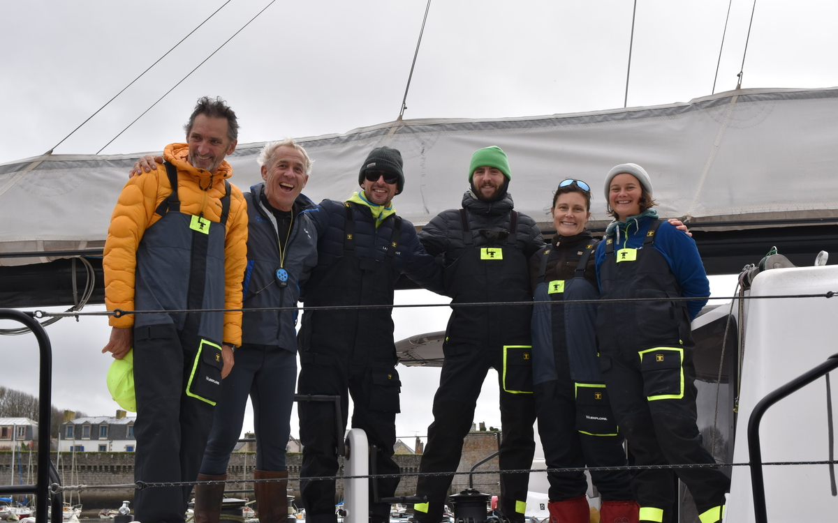 Xavier Veilhan et l'équipage de Roland Jourdain à bord du voilier We Explore