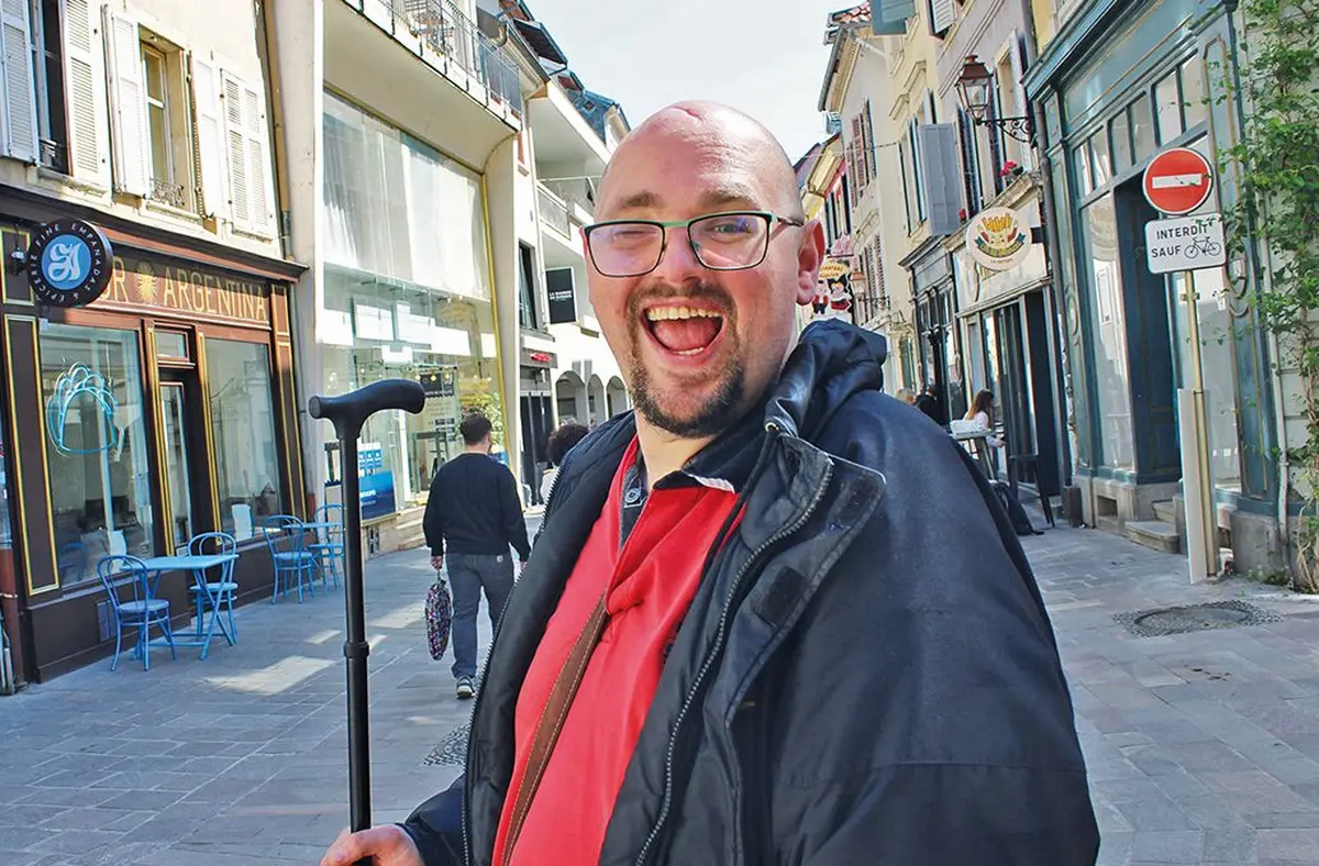 Tregor dézingue les clichés sur le handicap, tout en drôlerie