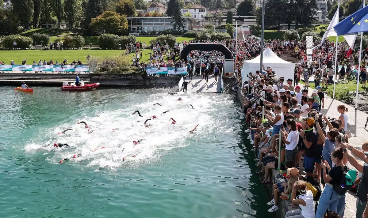 Triathlon d'Évian : départ de la natation dans le lac Léman