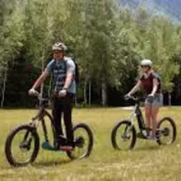 Trottinettes électriques Circuit d'obstacles, réservation en ligne
