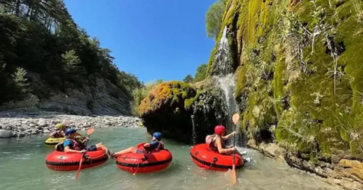 Tubing dans les gorges de Fontgaillarde au Verdon (04)
