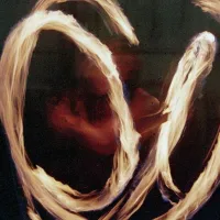 Le twirling est un sport mélangeant gymnastique rythmique et jeux de cirque. &copy; Daniel Olsen