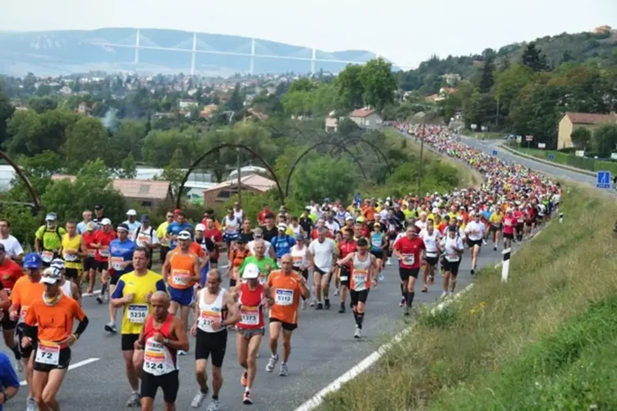 Ultra 100 km, marathon 42km et semi-marathon 23 km de Millau 2025