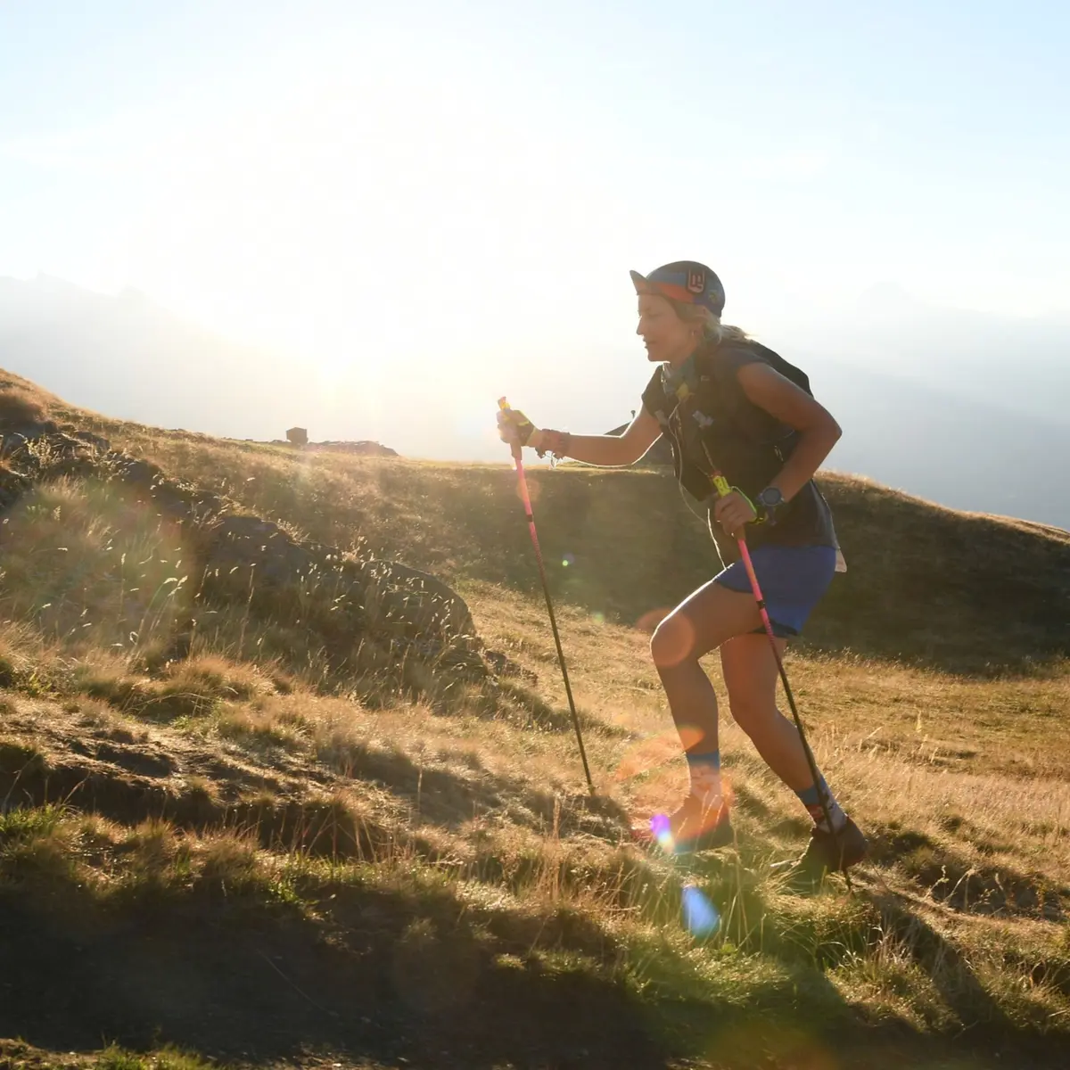 Les coureurs s'élancent sur les sentiers mythiques du massif.