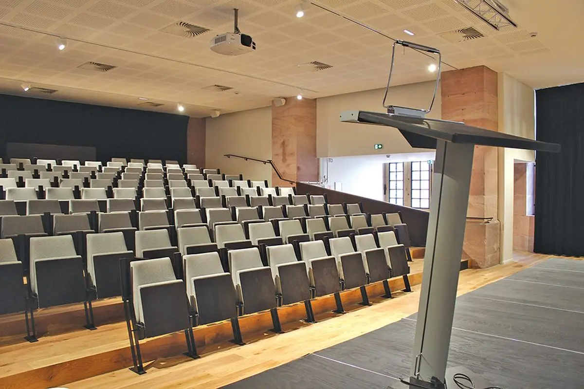 Un auditorium de 130 places