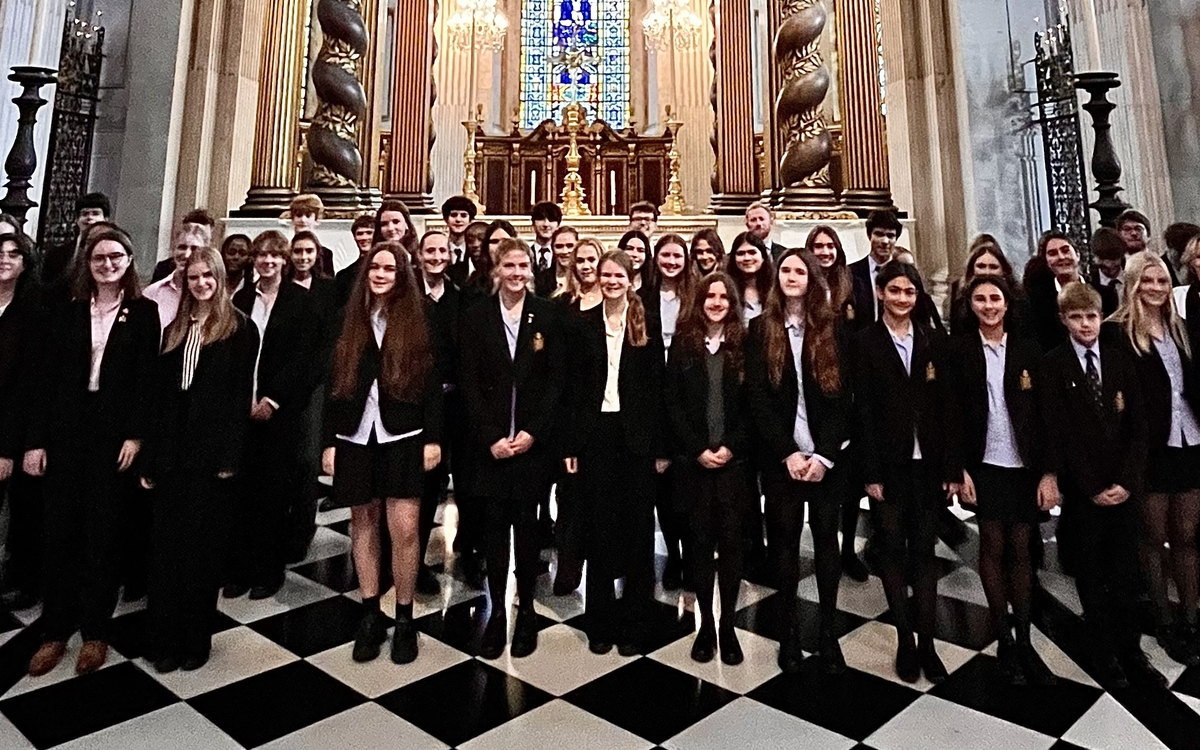 Un concert de musique chorale sacrée donné par la chorale de l'école Emanuel
