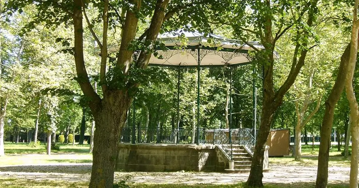 Un dimanche près du kiosque à musique