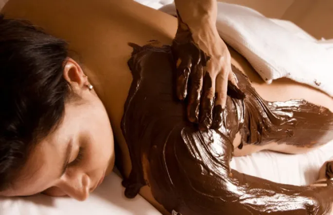 Un massage gourmand : le massage au chocolat 