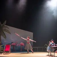 Un opéra familial et loufoque Les Mamelles de Tirésias DR