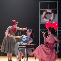 Un opéra familial et loufoque Les Mamelles de Tirésias DR