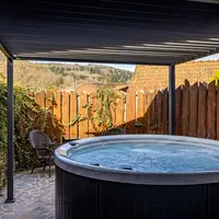 Un jaccuzi privatif, au calme DR
