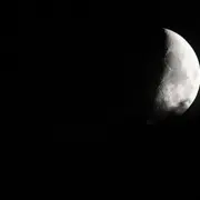 Un soir de pleine lune sur la prairie de l'étang Massé