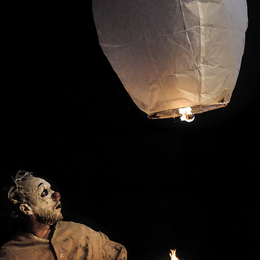 Un spectacle de clown qui met le feu