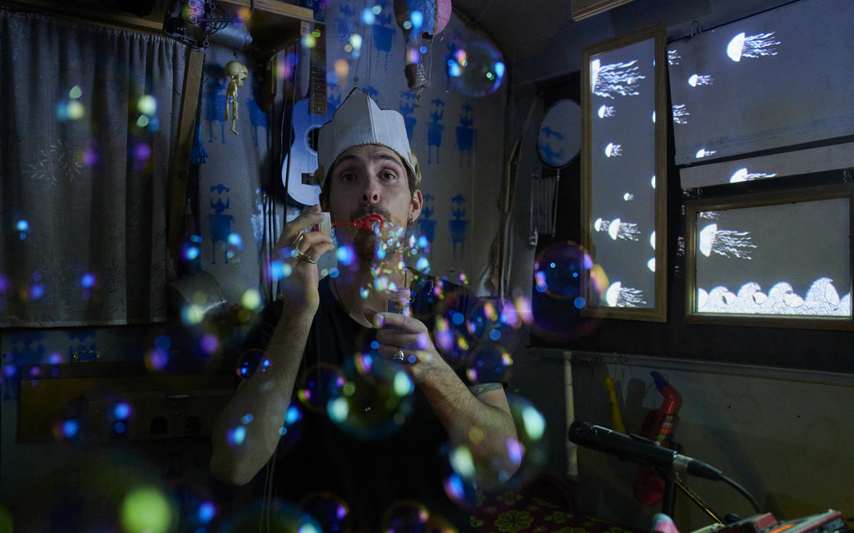 Un spectacle en caravane transformée en micro-cinéma