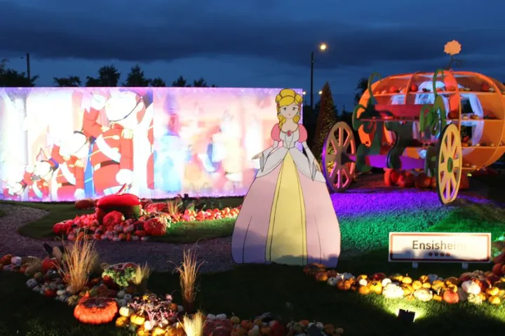 Un tableau féérique, accompagné d'un écran vidéo géant, imaginé par la Ville d'Ensisheim.