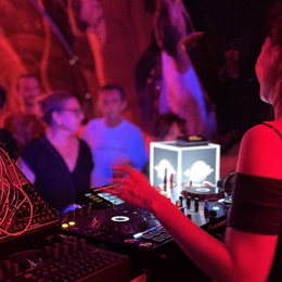 UNBOX #7 : early party électro House to Techno au 211, Paris