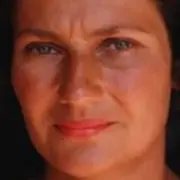Une histoire à dessiner, une mémoire à écrire : Simone Veil. Mes sœurs et moi