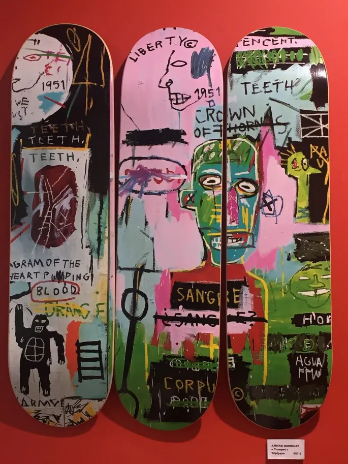 Skateboards d’art, The Skateroom et Jean-Michel Basquiat, disponibles à la Galerie Courant d’Art, 10 rue des Tanneurs à Mulhouse 