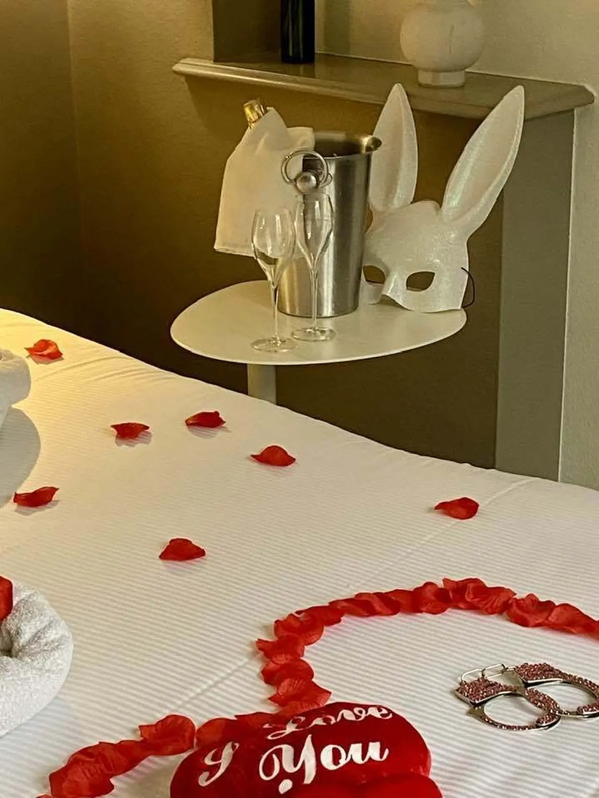 Une bouteille de Crémant vous attend dans la chambre d'hôtel