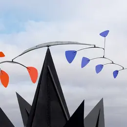 Une œuvre monumentale d'Alexander Calder au château d'Azay-le-Rideau