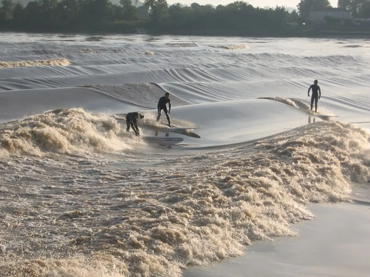 Une vague va remonter la Dordogne à contre-courant ce lundi soir près de Bordeaux