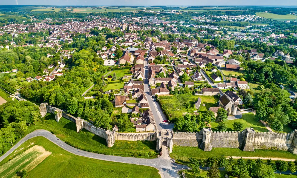 Une vue aérienne de Provins