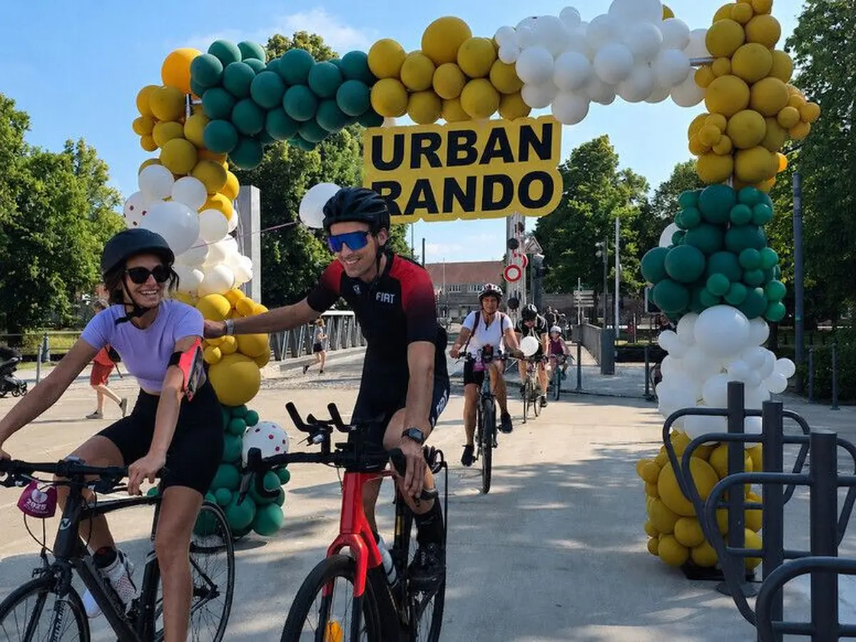 Urban Rando à vélo sur l'esplanade du Champ de Mars à Lille