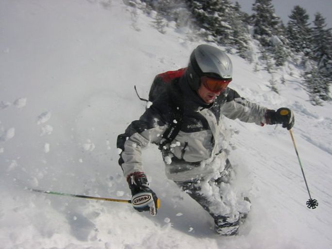 Les vacances au ski, un plaisir très prisé des étudiants en hiver.