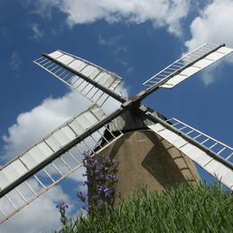 Venez Découvrir L'Histoire Du Village Et La Fabrication De Farine Au Moulin à Vent.