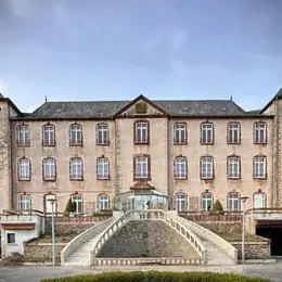 Vente aux enchères au Château des Hermeaux
